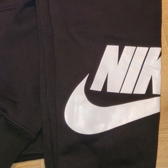 Sweatsuit - Picture 5 of 7